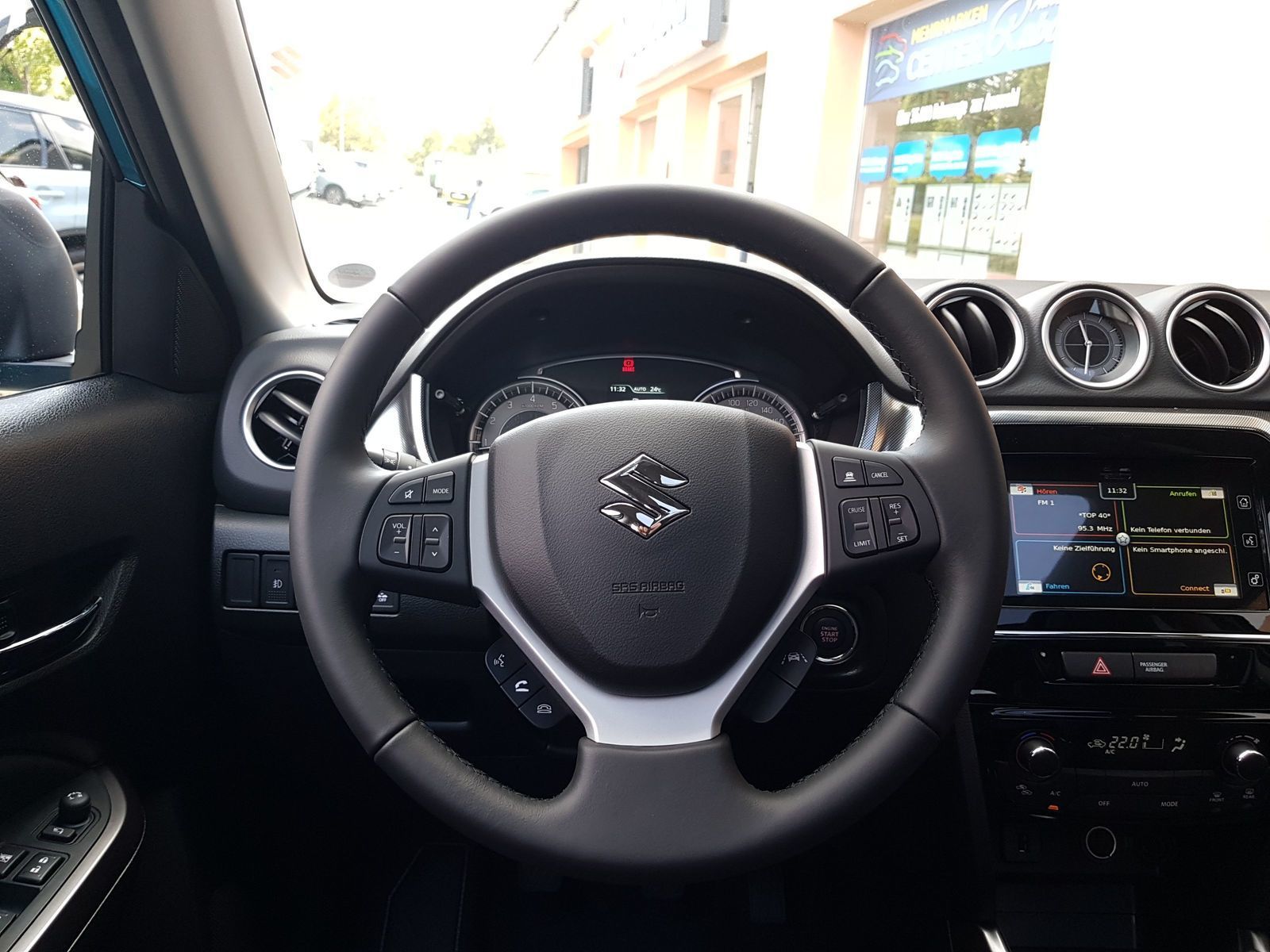 Fahrzeugabbildung Suzuki Vitara 1.4 Comfort+ 4x4 Hybrid Oktober 2022