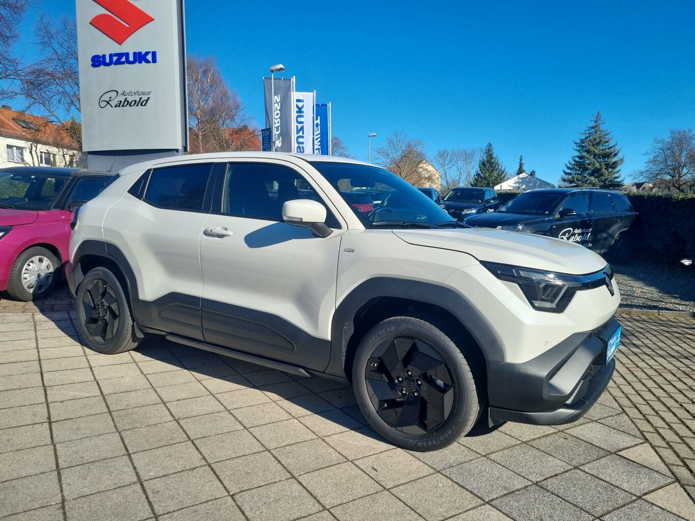 Fahrzeugabbildung Suzuki e VITARA 106 kW eAxle Club (49 kWh)...