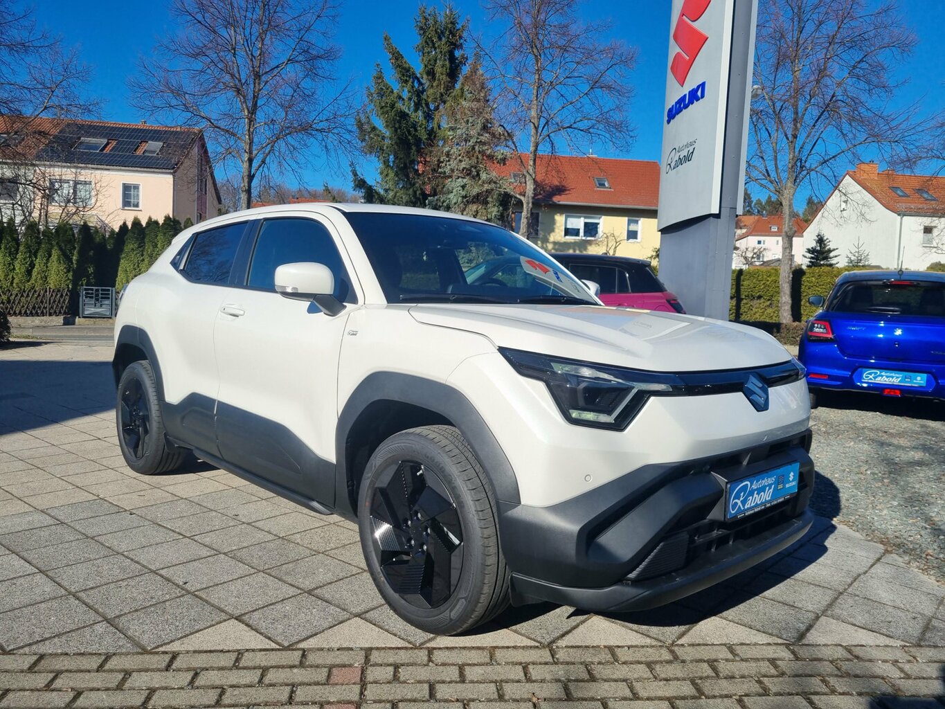 Fahrzeugabbildung Suzuki e VITARA 106 kW eAxle Club (49 kWh)...