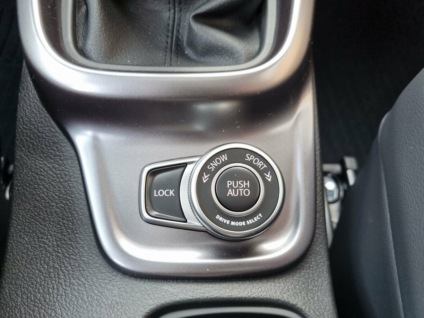 Fahrzeugabbildung Suzuki Vitara 1.4 Comfort+ 4x4 Hybrid