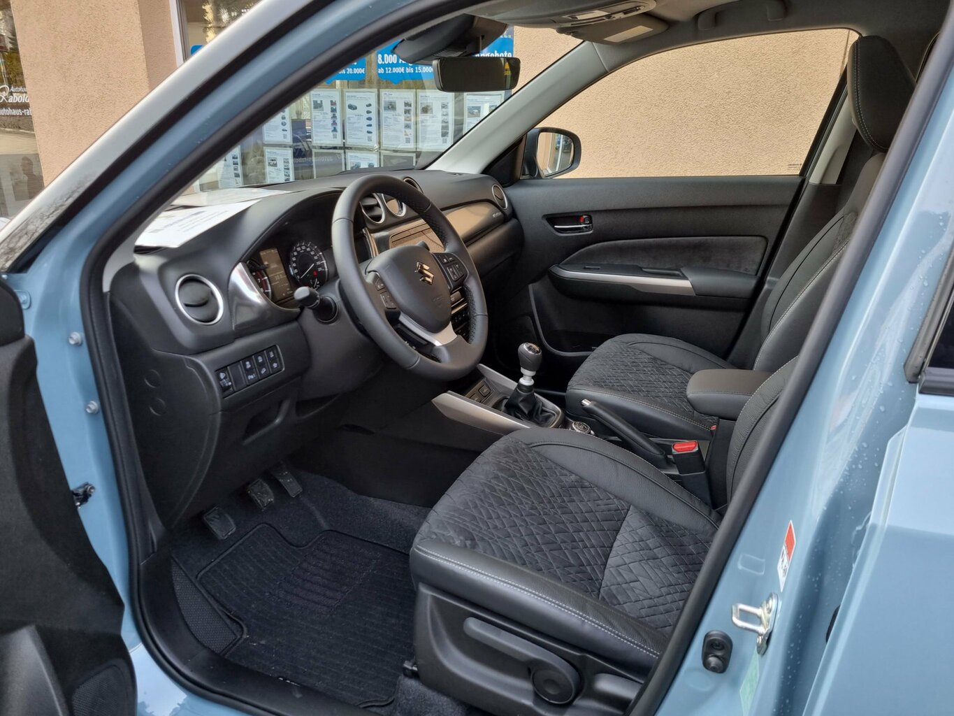 Fahrzeugabbildung Suzuki Vitara 1.4 Comfort+ 4x4 Hybrid