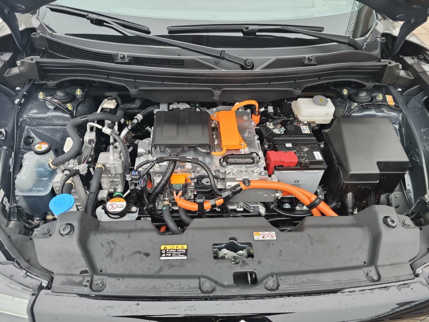 Fahrzeugabbildung Suzuki e VITARA 135 kW eAxle Allgrip-e Comfort+...