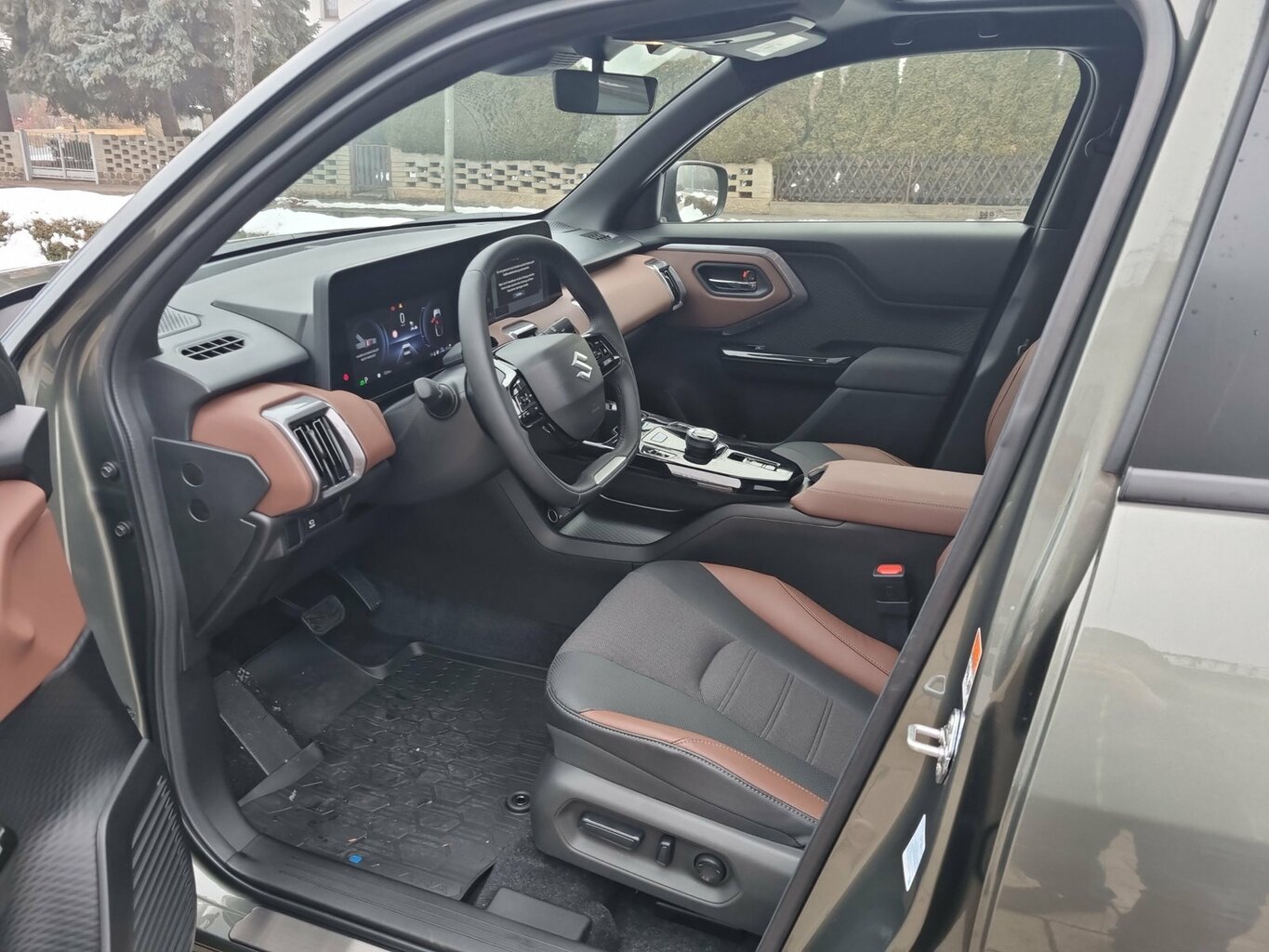 Fahrzeugabbildung Suzuki e VITARA 135 kW eAxle Allgrip-e Comfort+...