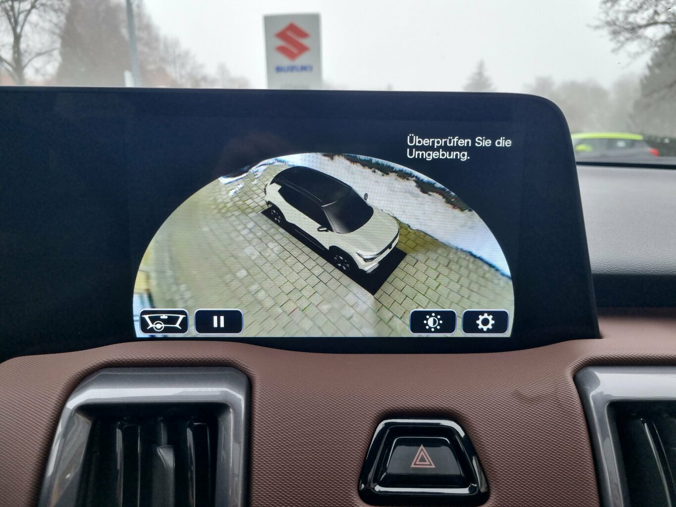 Fahrzeugabbildung Suzuki e VITARA 135 kW eAxle Allgrip-e Comfort+...