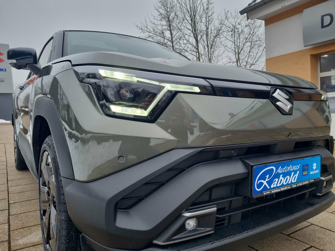 Fahrzeugabbildung Suzuki e VITARA 135 kW eAxle Allgrip-e Comfort+...