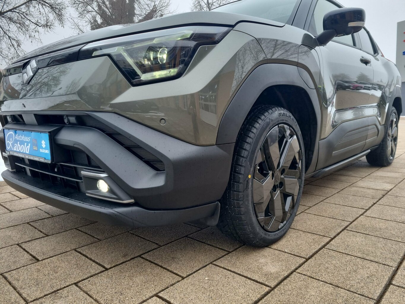 Fahrzeugabbildung Suzuki e VITARA 135 kW eAxle Allgrip-e Comfort+...