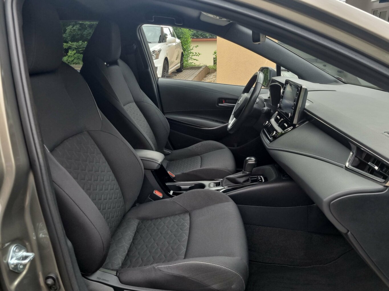 Fahrzeugabbildung Suzuki Swace Automatik *Garantie bis 11/2029*...