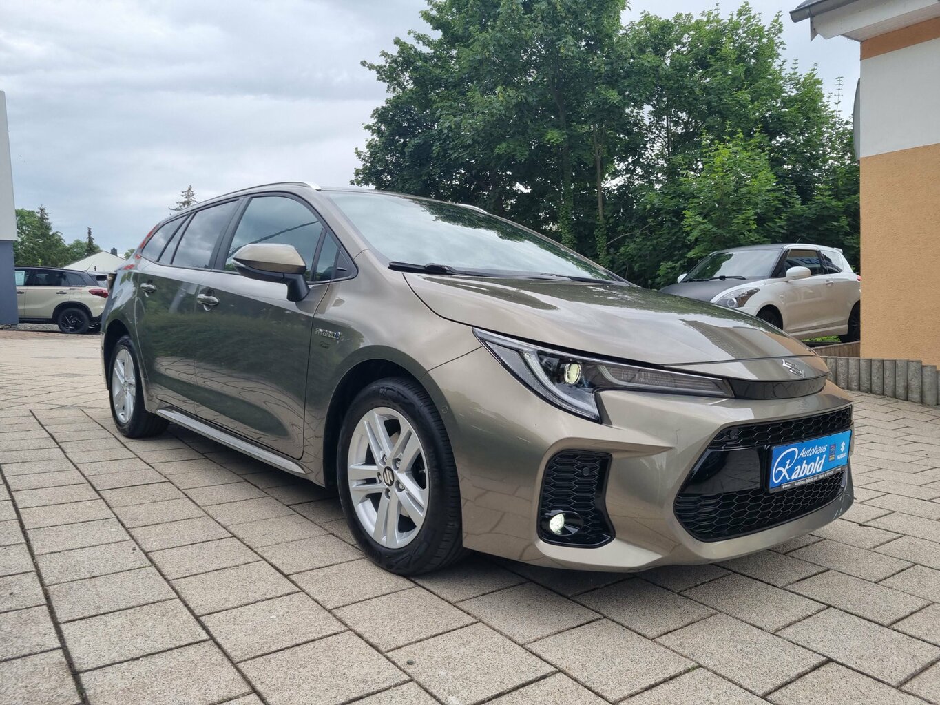 Fahrzeugabbildung Suzuki Swace Automatik *Garantie bis 11/2029*...