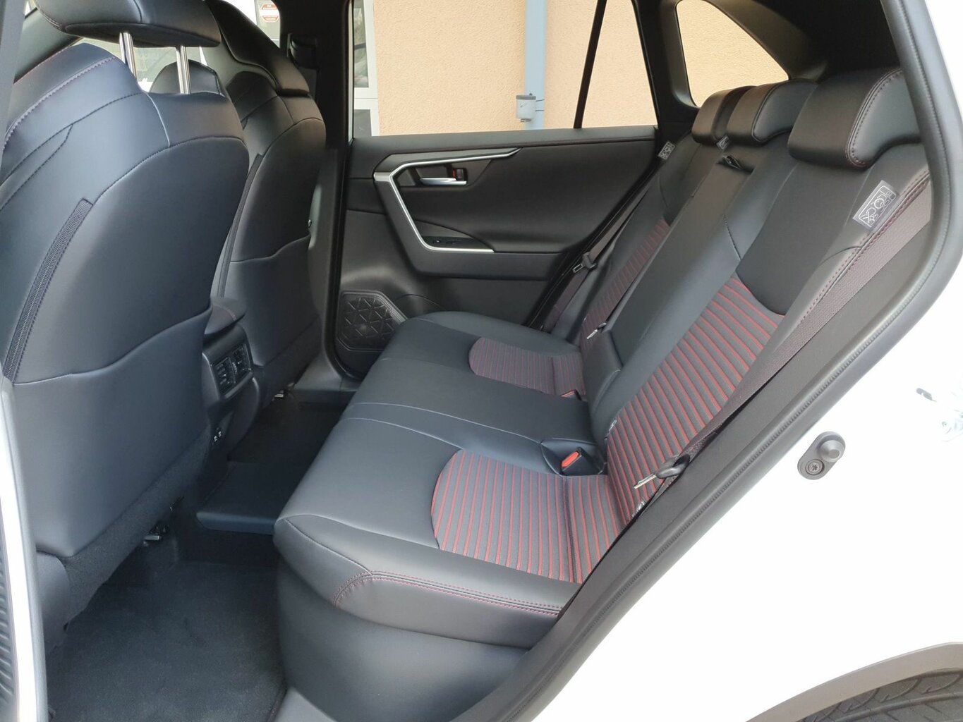 Fahrzeugabbildung Suzuki Across 2.5 Plug-In Hybrid Vorführwagen