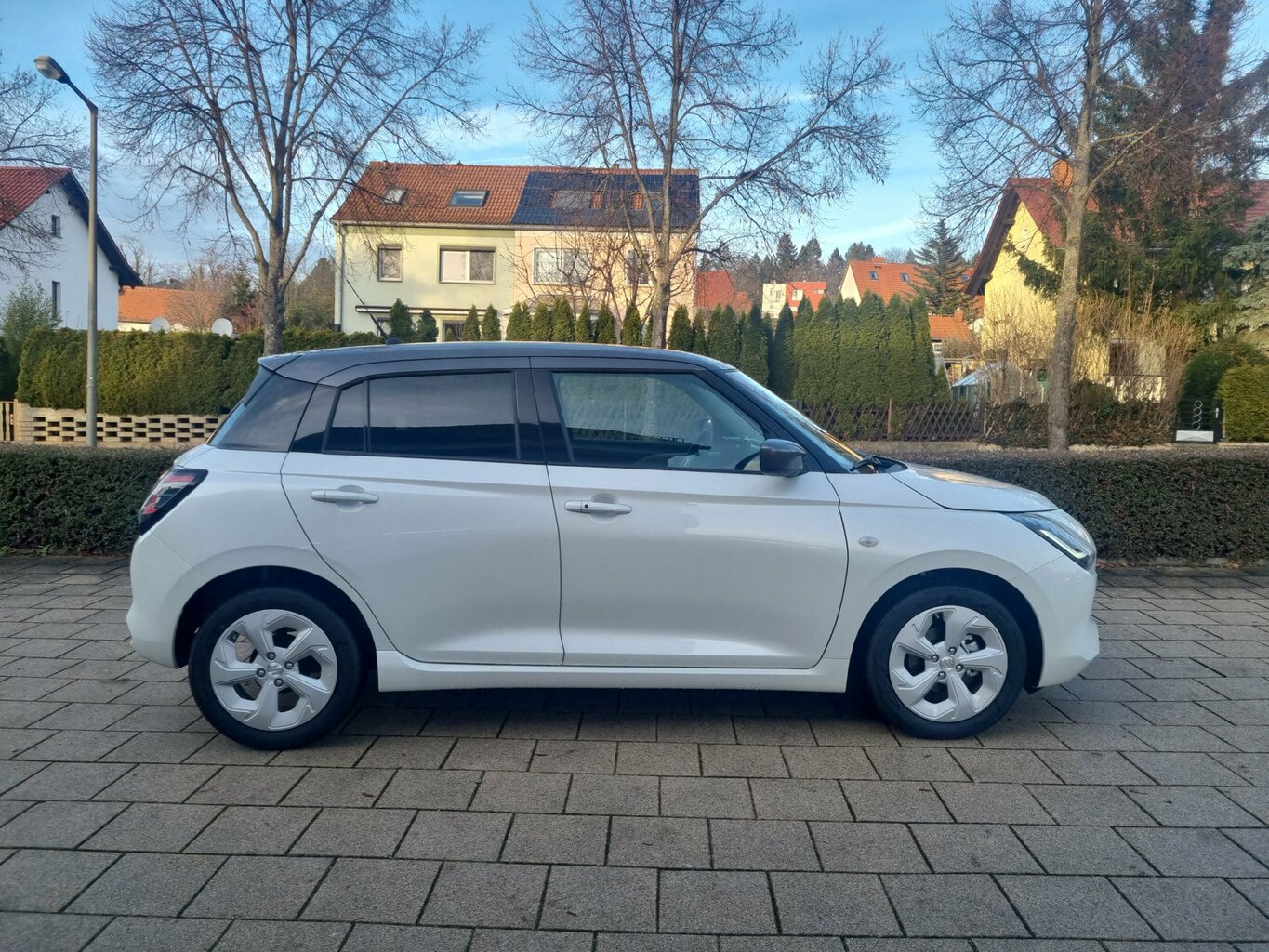 Fahrzeugabbildung Suzuki Swift Comfort *Navi* *Sitzheizung* *Alufelgen*...