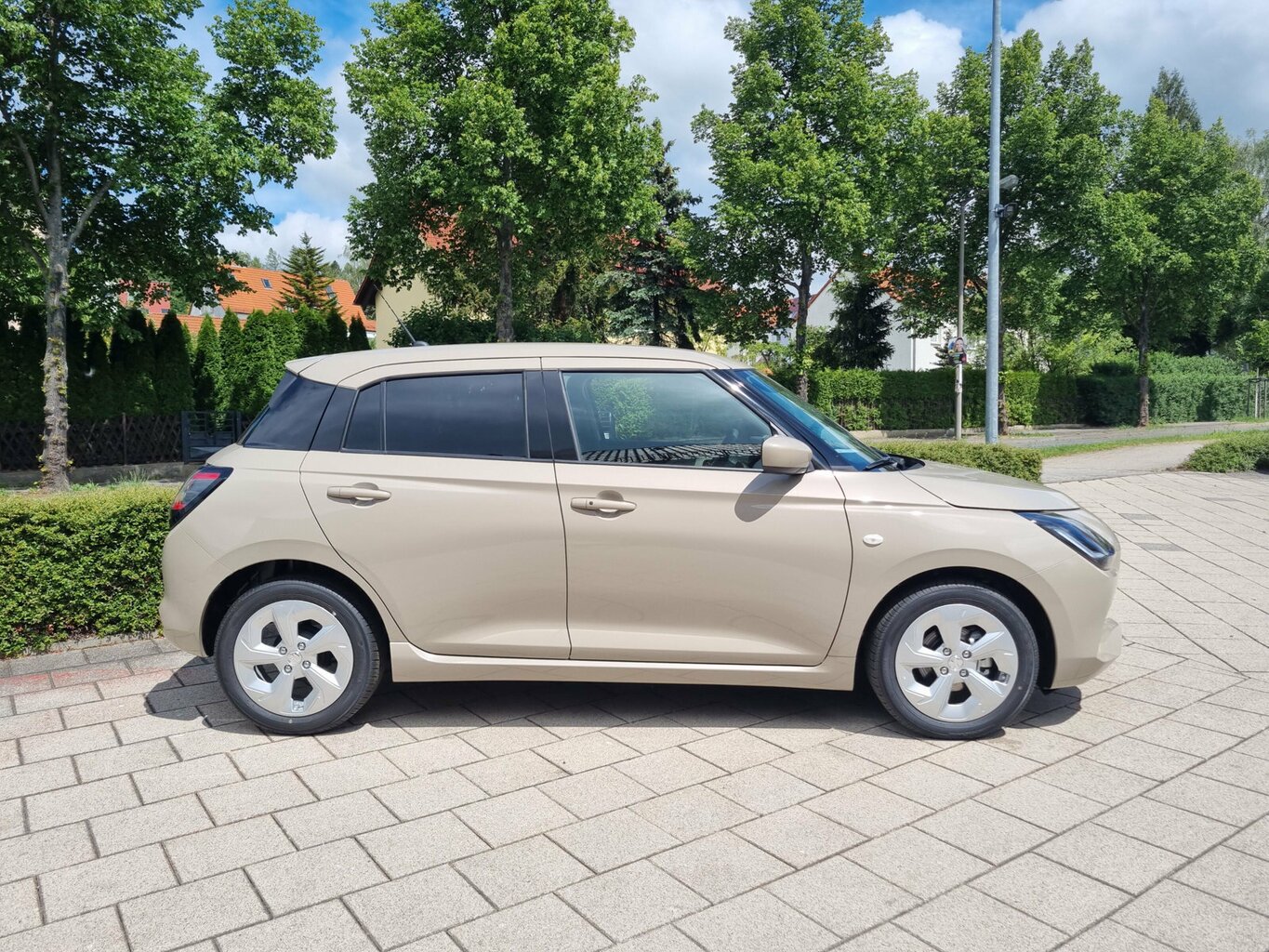 Fahrzeugabbildung Suzuki Swift Comfort *Navi* *PDC* *Kamera*