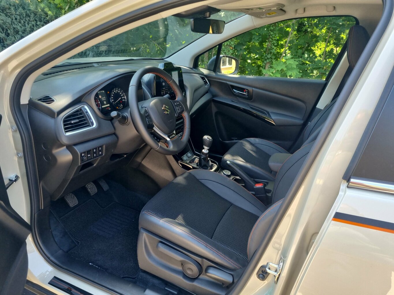Fahrzeugabbildung Suzuki S-Cross 1.4 Comfort+ 4X4 Allrad X-ITE...