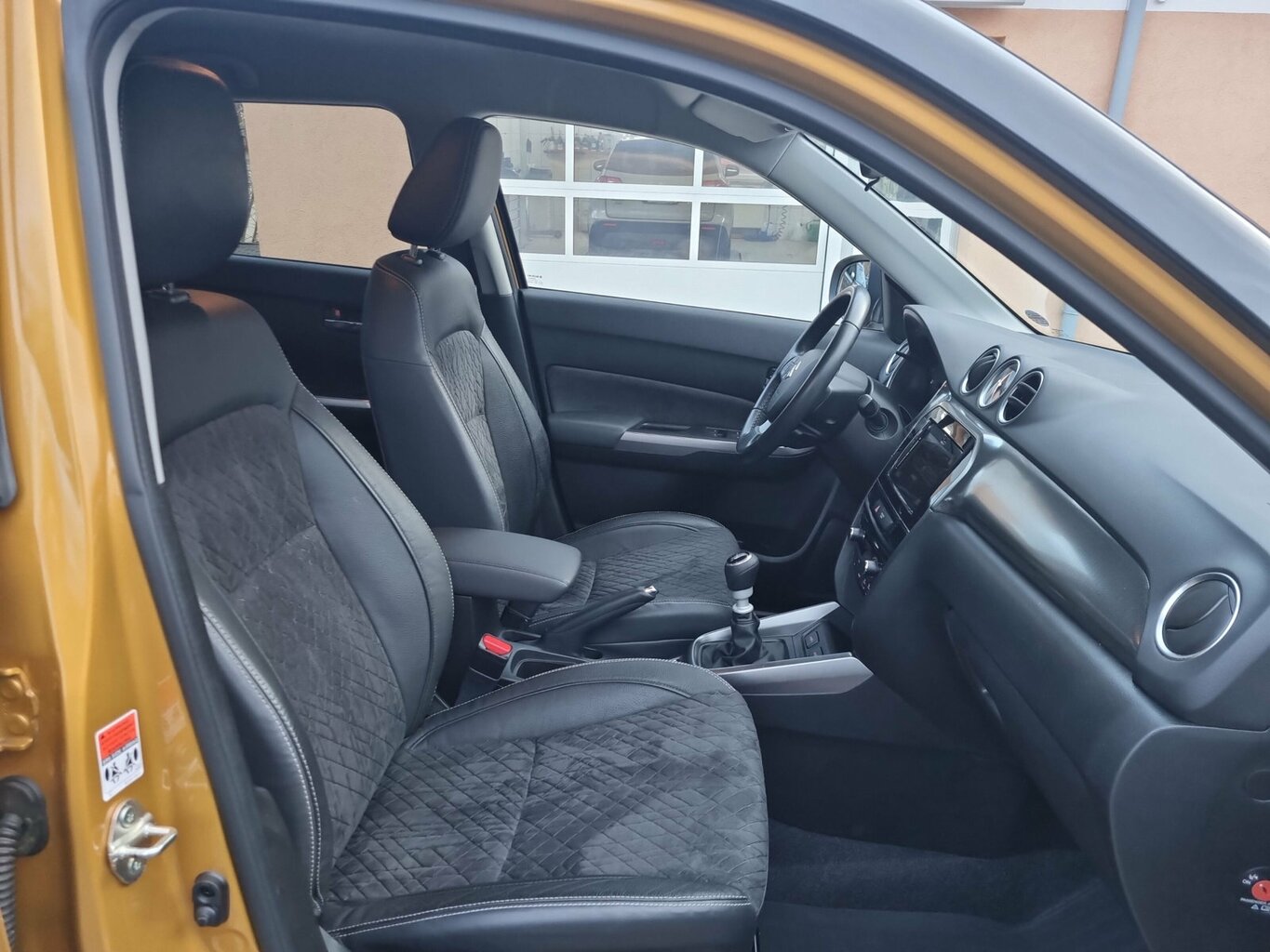 Fahrzeugabbildung Suzuki Vitara 1.4 Comfort+ Hybrid 2WD...