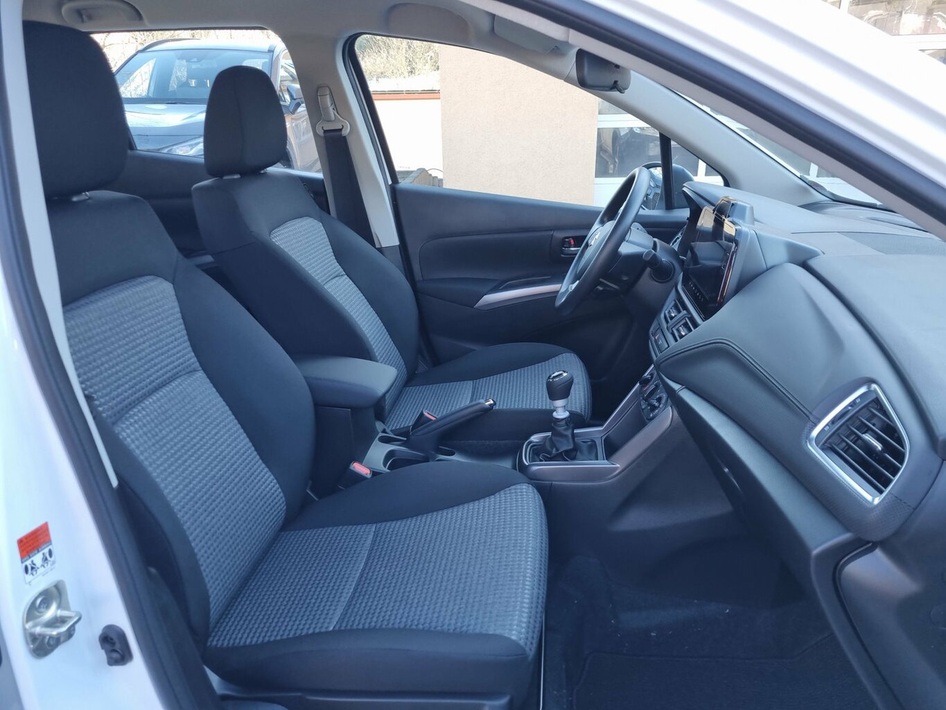 Fahrzeugabbildung Suzuki S-Cross *Navigation* *PDC* *Kamera*