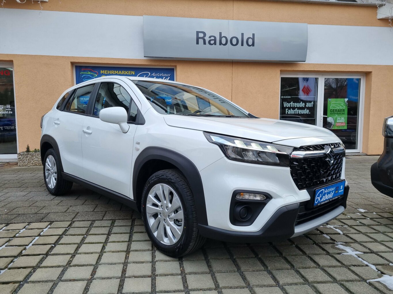 Fahrzeugabbildung Suzuki S-Cross *Navigation* *PDC* *Kamera*