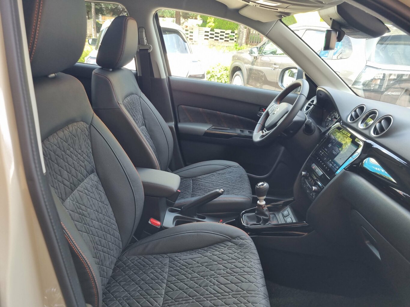 Fahrzeugabbildung Suzuki Vitara 1.4 Comfort+ X-ITE | 8 Jahre Garantie...