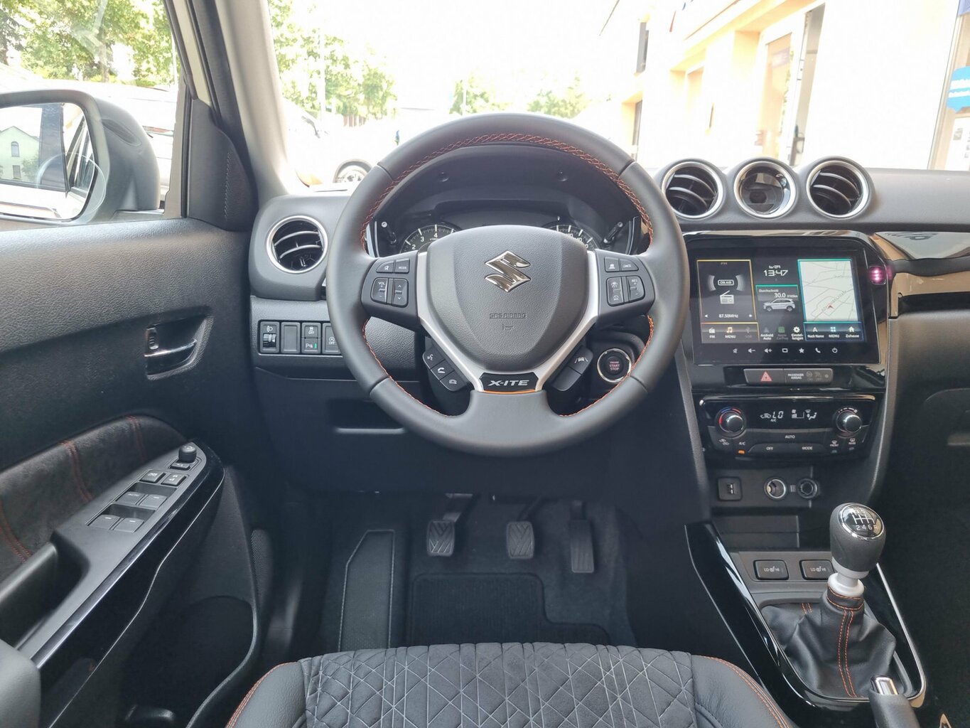 Fahrzeugabbildung Suzuki Vitara 1.4 Comfort+ X-ITE | 8 Jahre Garantie...