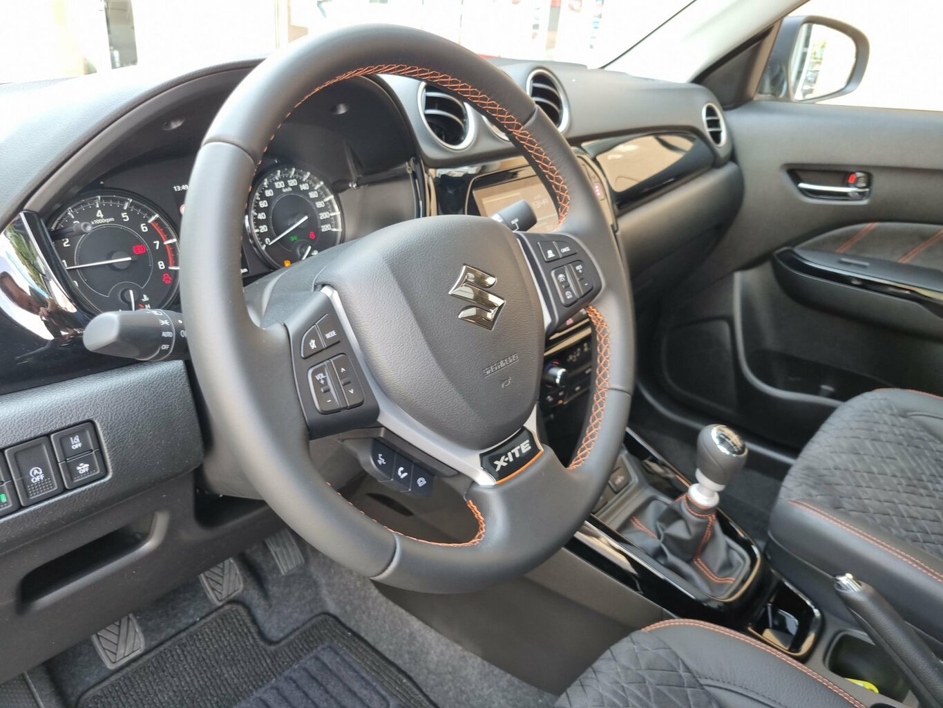Fahrzeugabbildung Suzuki Vitara 1.4 Comfort+ X-ITE | 8 Jahre Garantie...