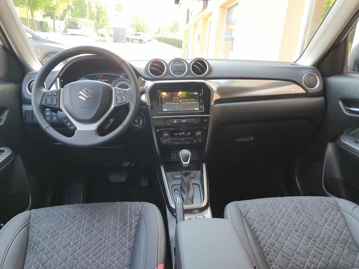 Fahrzeugabbildung Suzuki Vitara Comfort+ *Automatik* 4X4 *1. Hand*...