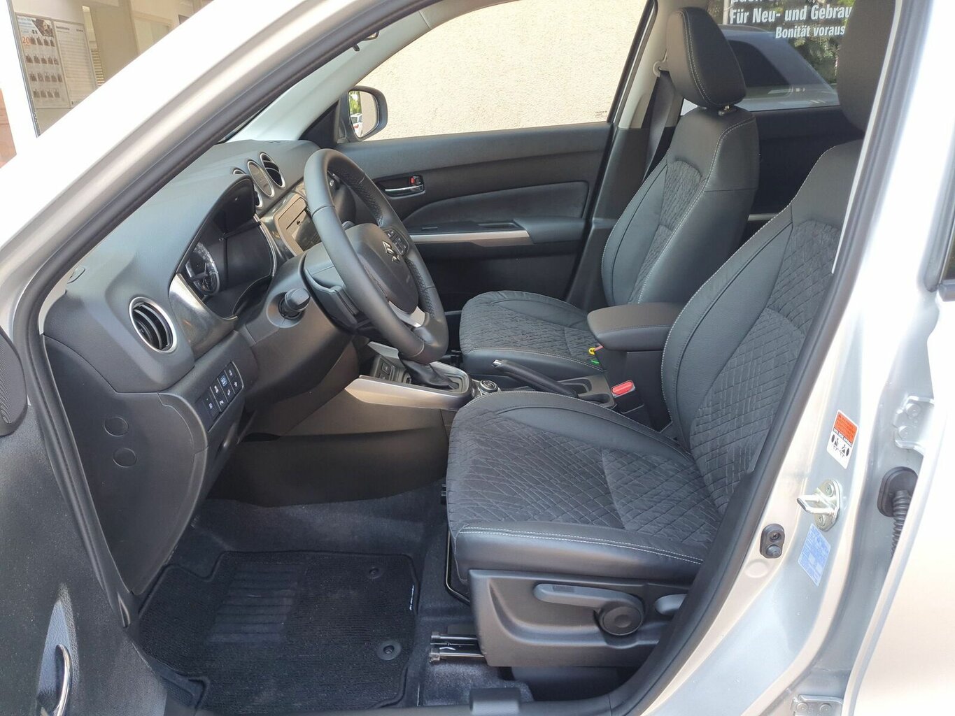 Fahrzeugabbildung Suzuki Vitara Comfort+ *Automatik* 4X4 *1. Hand*...