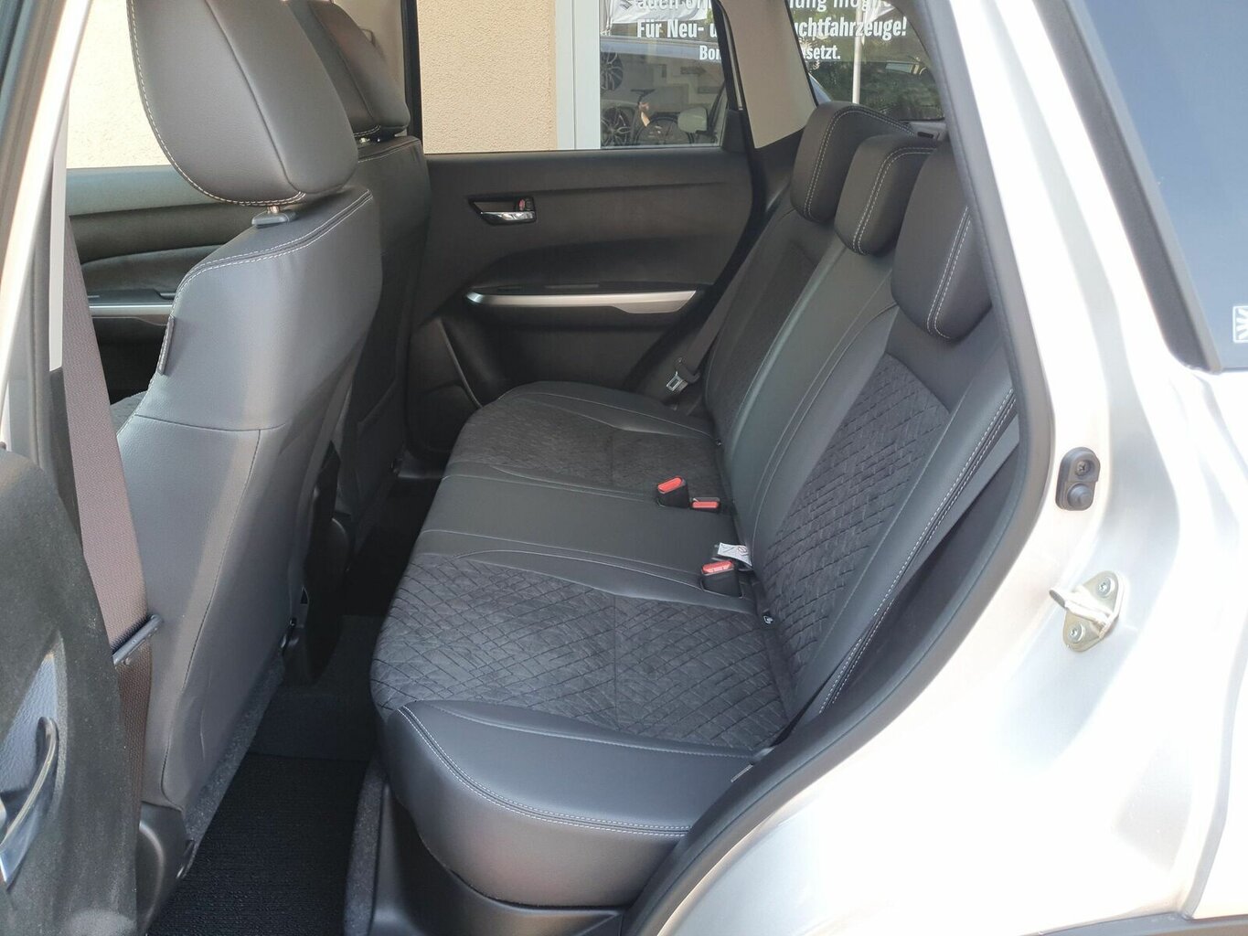 Fahrzeugabbildung Suzuki Vitara Comfort+ *Automatik* 4X4 *1. Hand*...