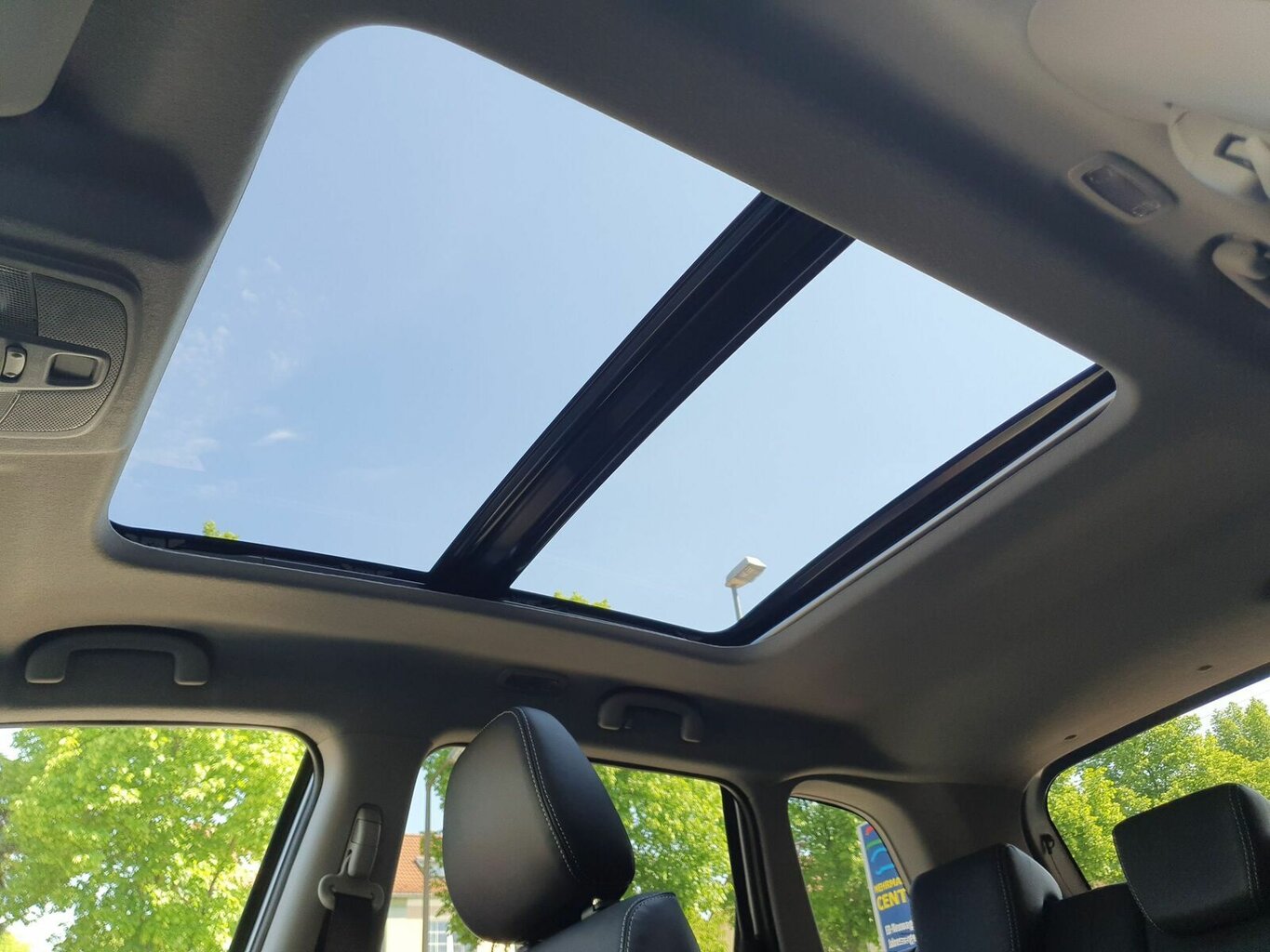 Fahrzeugabbildung Suzuki Vitara Comfort+ *Automatik* 4X4 *1. Hand*...