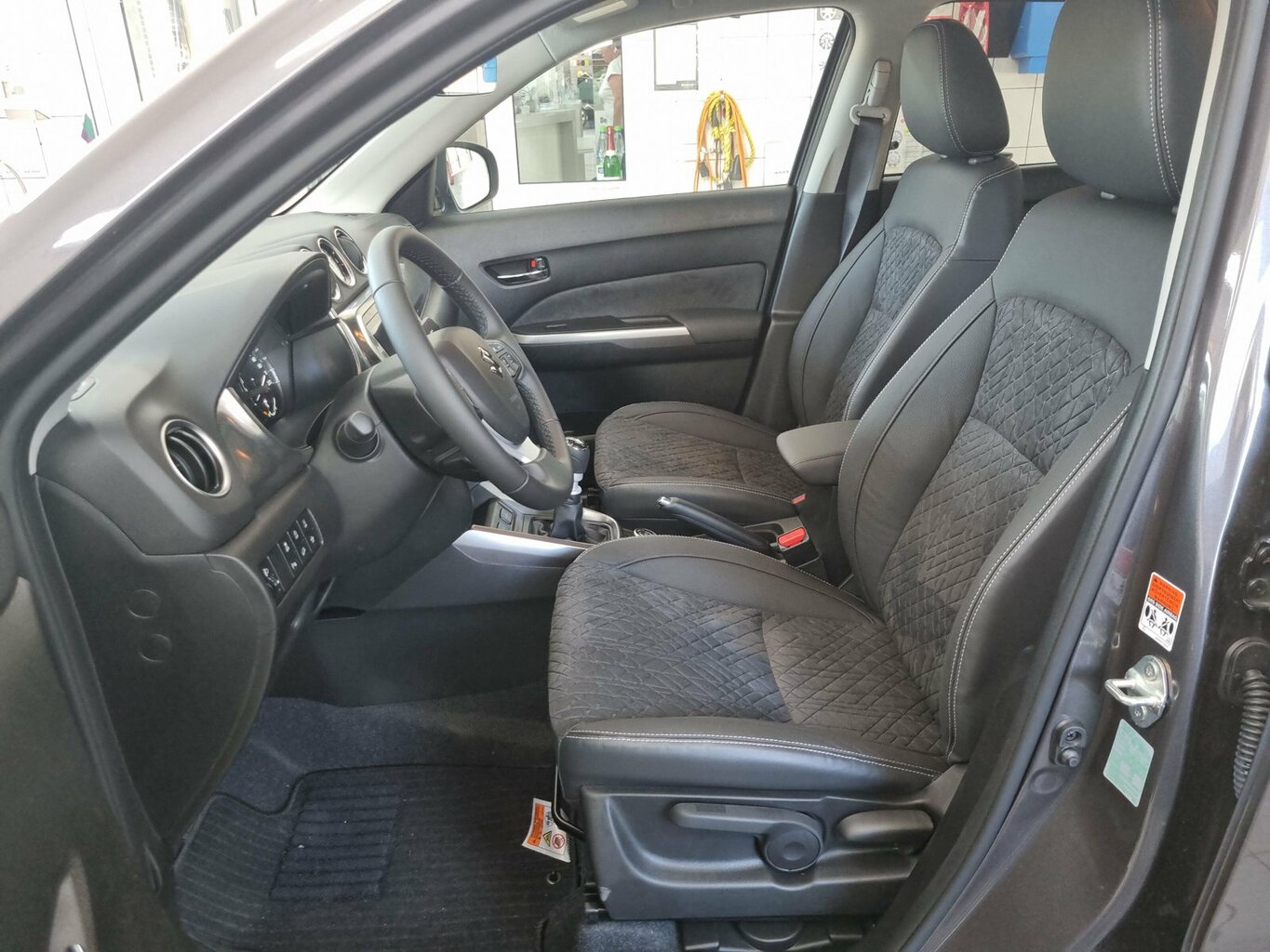 Fahrzeugabbildung Suzuki Vitara 1.4 Comfort+ 4x4 Hybrid