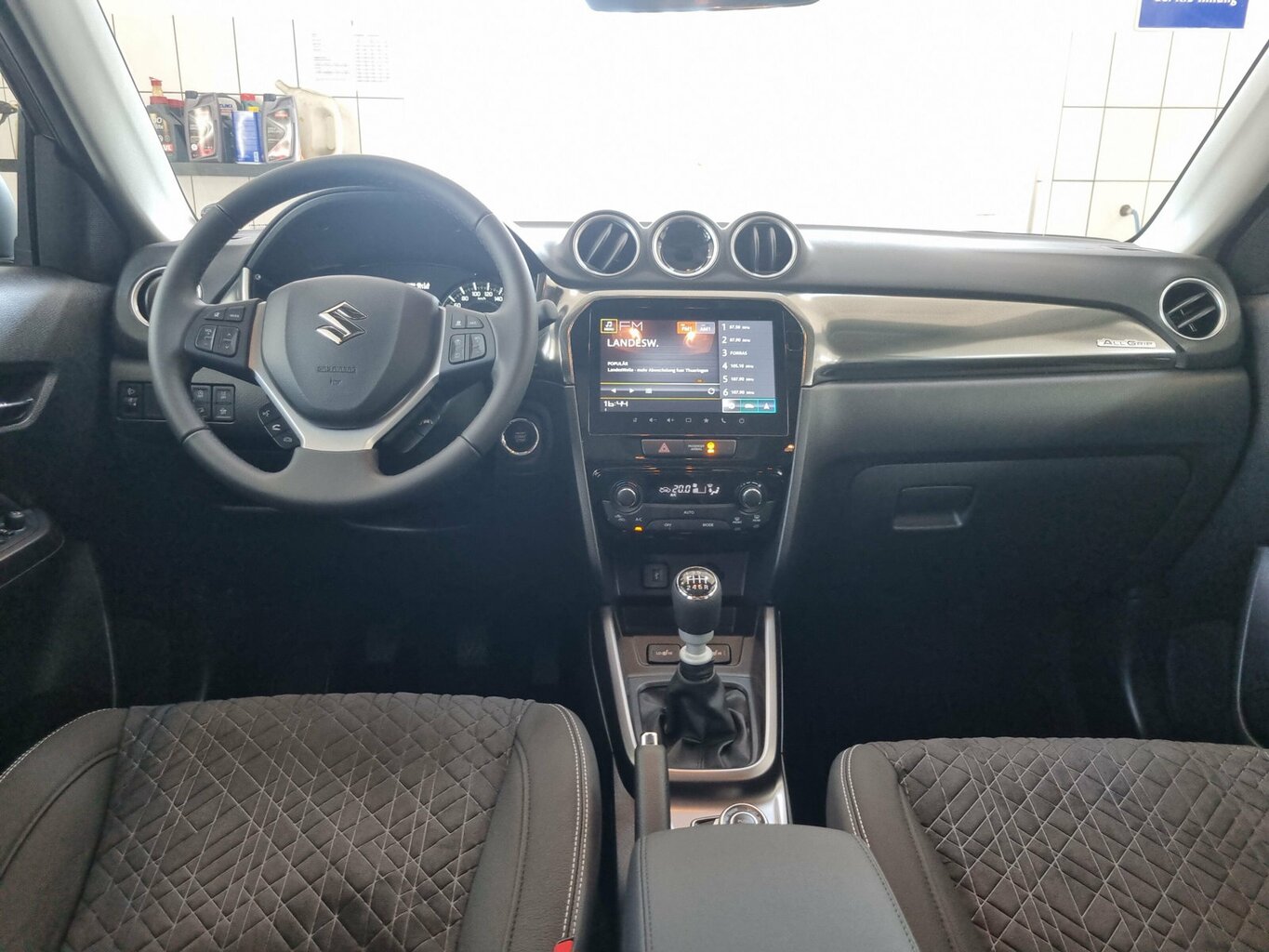 Fahrzeugabbildung Suzuki Vitara 1.4 Comfort+ 4x4 Hybrid