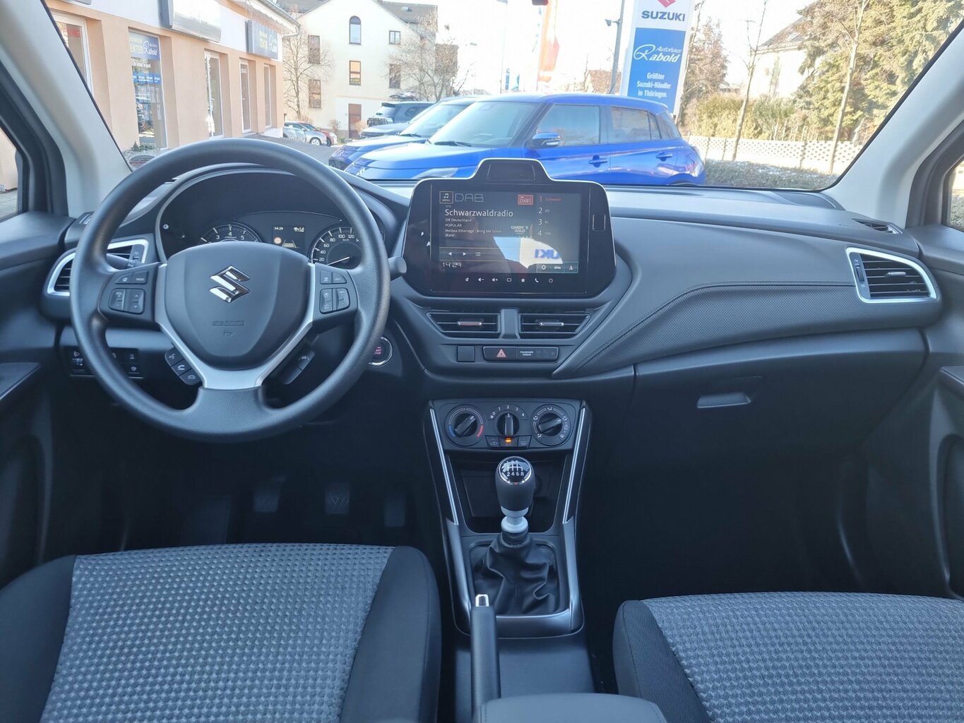 Fahrzeugabbildung Suzuki S-Cross *Navigation* *PDC* *Kamera*...