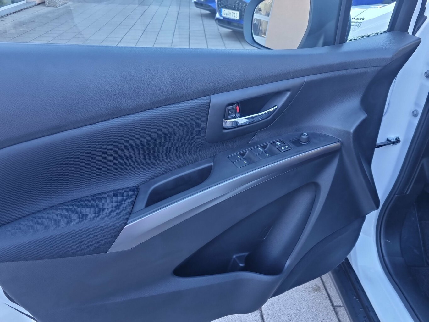 Fahrzeugabbildung Suzuki S-Cross *Navigation* *PDC* *Kamera*...