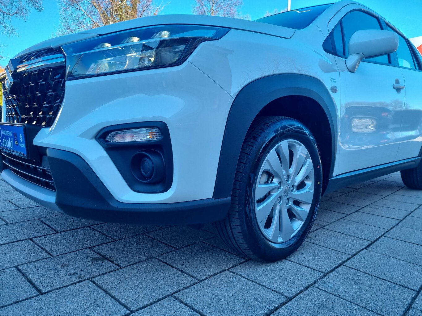 Fahrzeugabbildung Suzuki S-Cross *Navigation* *PDC* *Kamera*...
