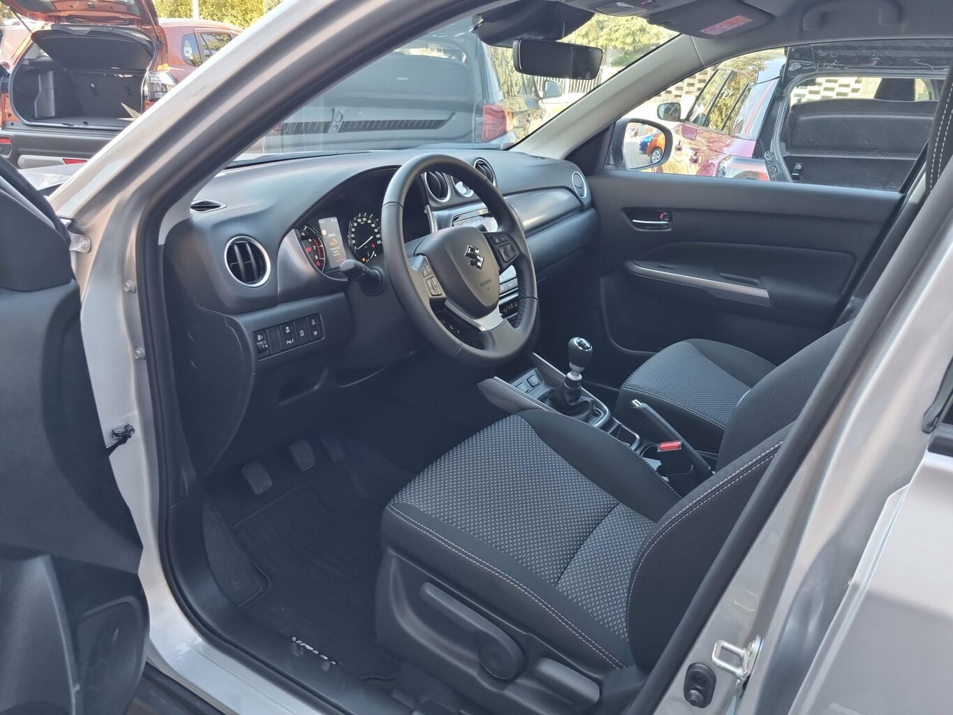 Fahrzeugabbildung Suzuki Vitara 1.4 Comfort Hybrid *LED* *Navi*