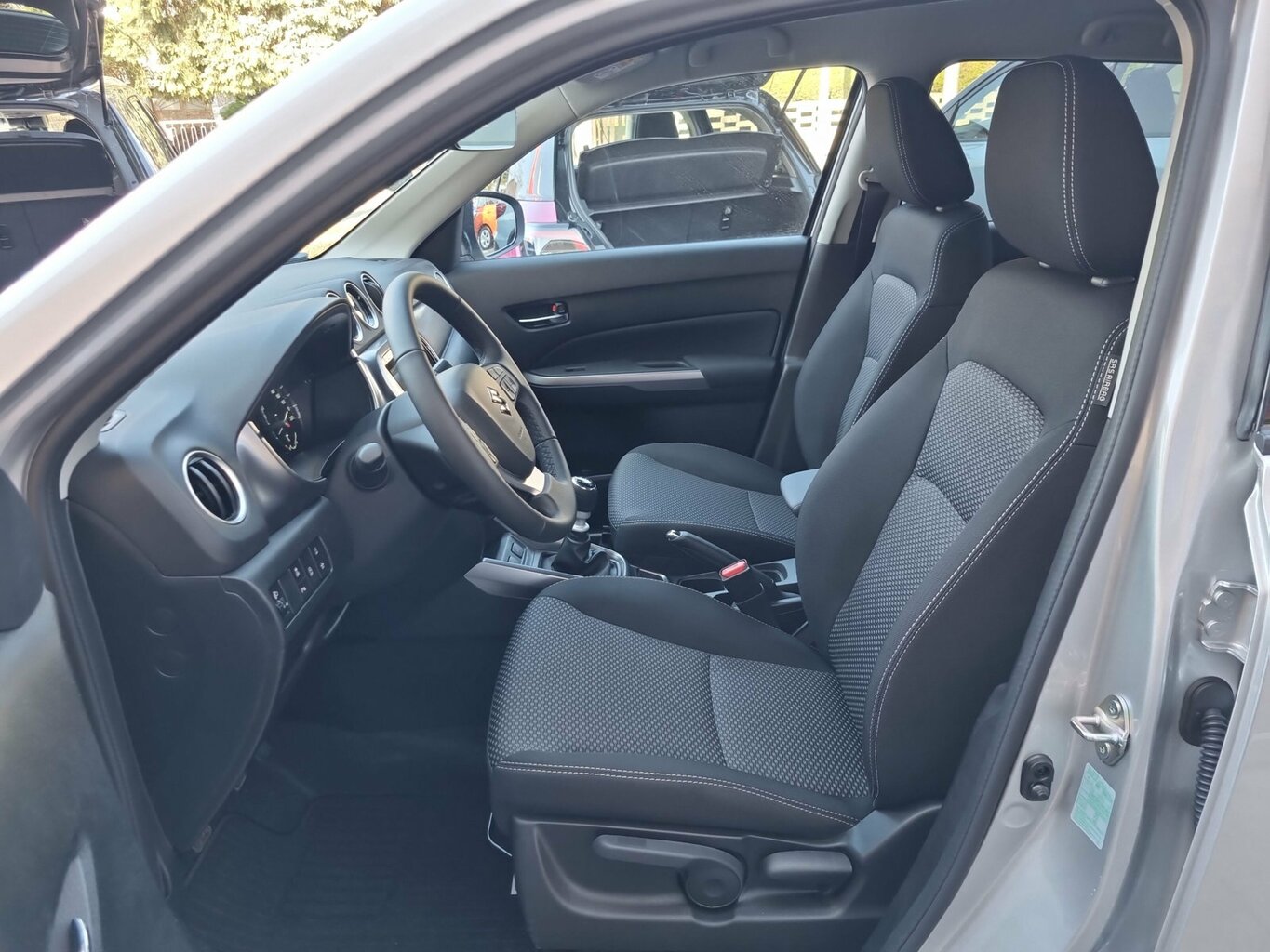 Fahrzeugabbildung Suzuki Vitara 1.4 Comfort Hybrid *LED* *Navi*