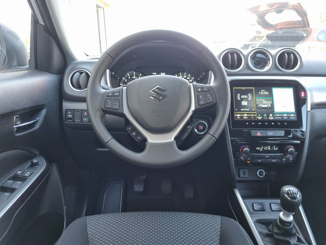 Fahrzeugabbildung Suzuki Vitara 1.4 Comfort Hybrid *LED* *Navi*