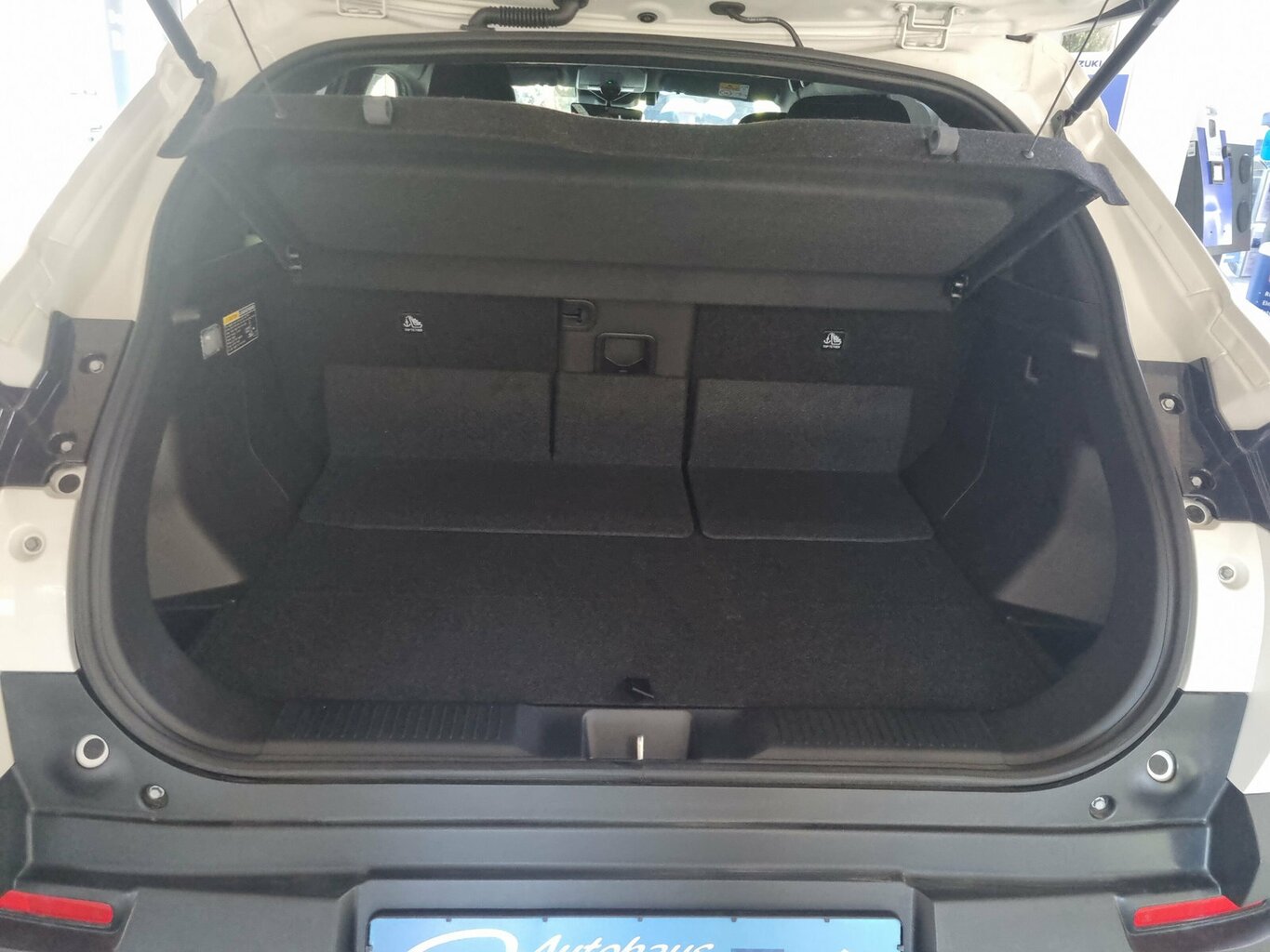 Fahrzeugabbildung Suzuki e VITARA 128 kW eAxle Comfort...