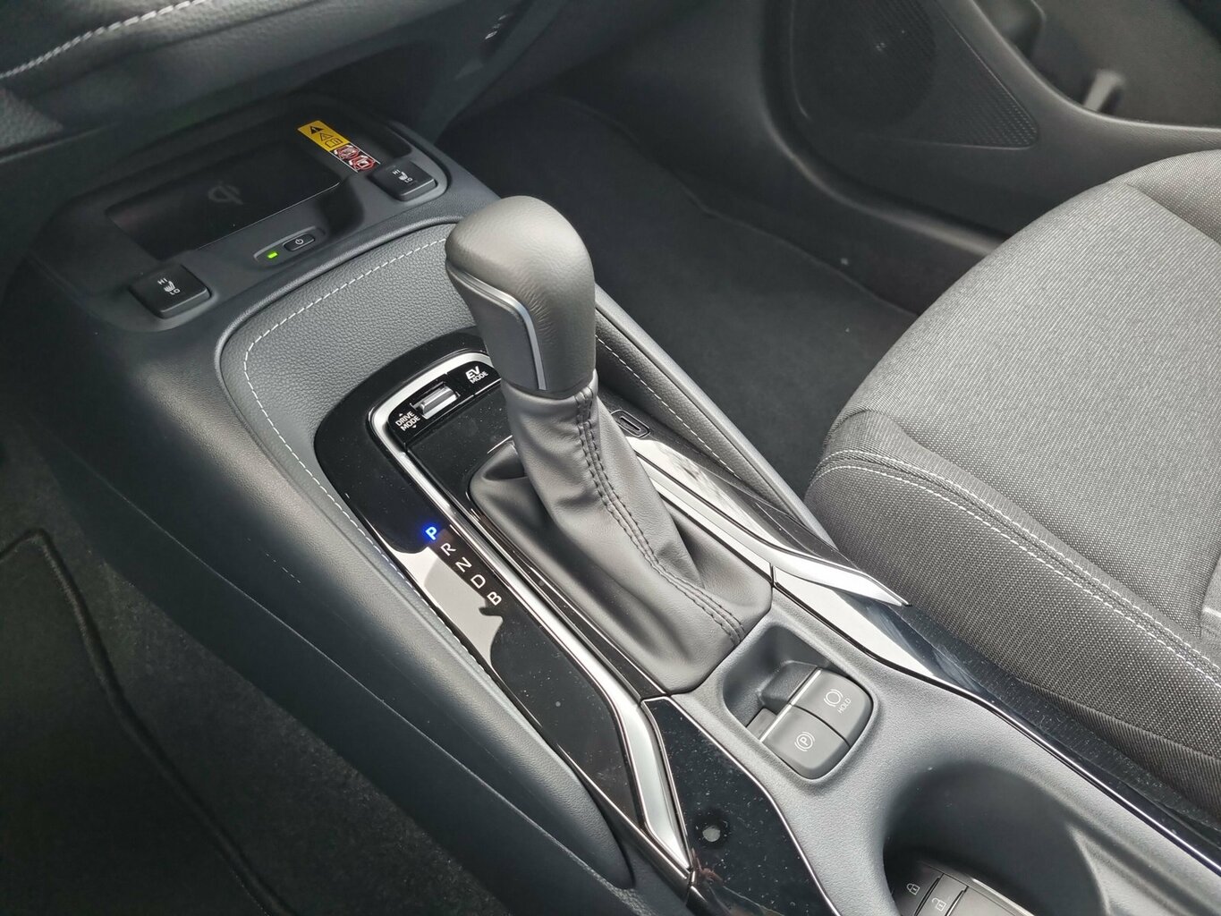 Fahrzeugabbildung Suzuki Swace Automatik Voll-Hybrid Comfort+ *LED*...