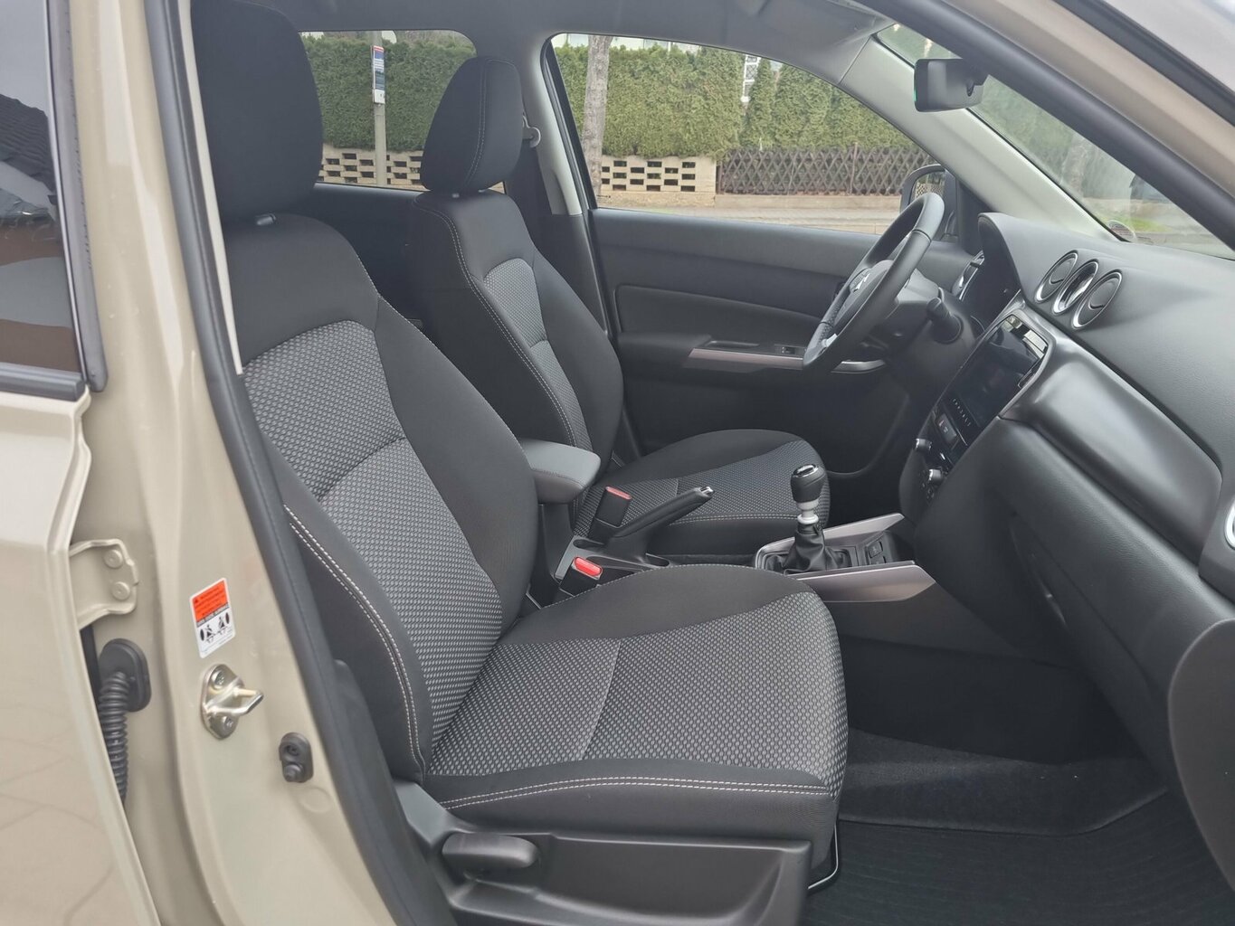 Fahrzeugabbildung Suzuki Vitara 1.4 Comfort Hybrid *LED* *Navi*