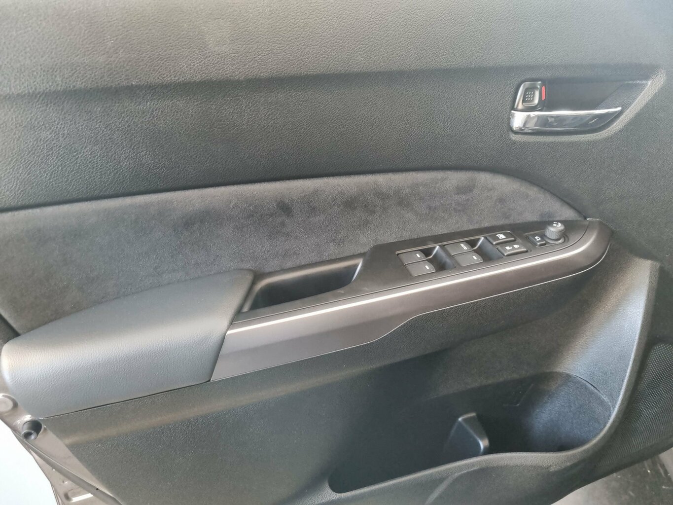 Fahrzeugabbildung Suzuki Vitara 1.4 Comfort+ 4x4 Hybrid