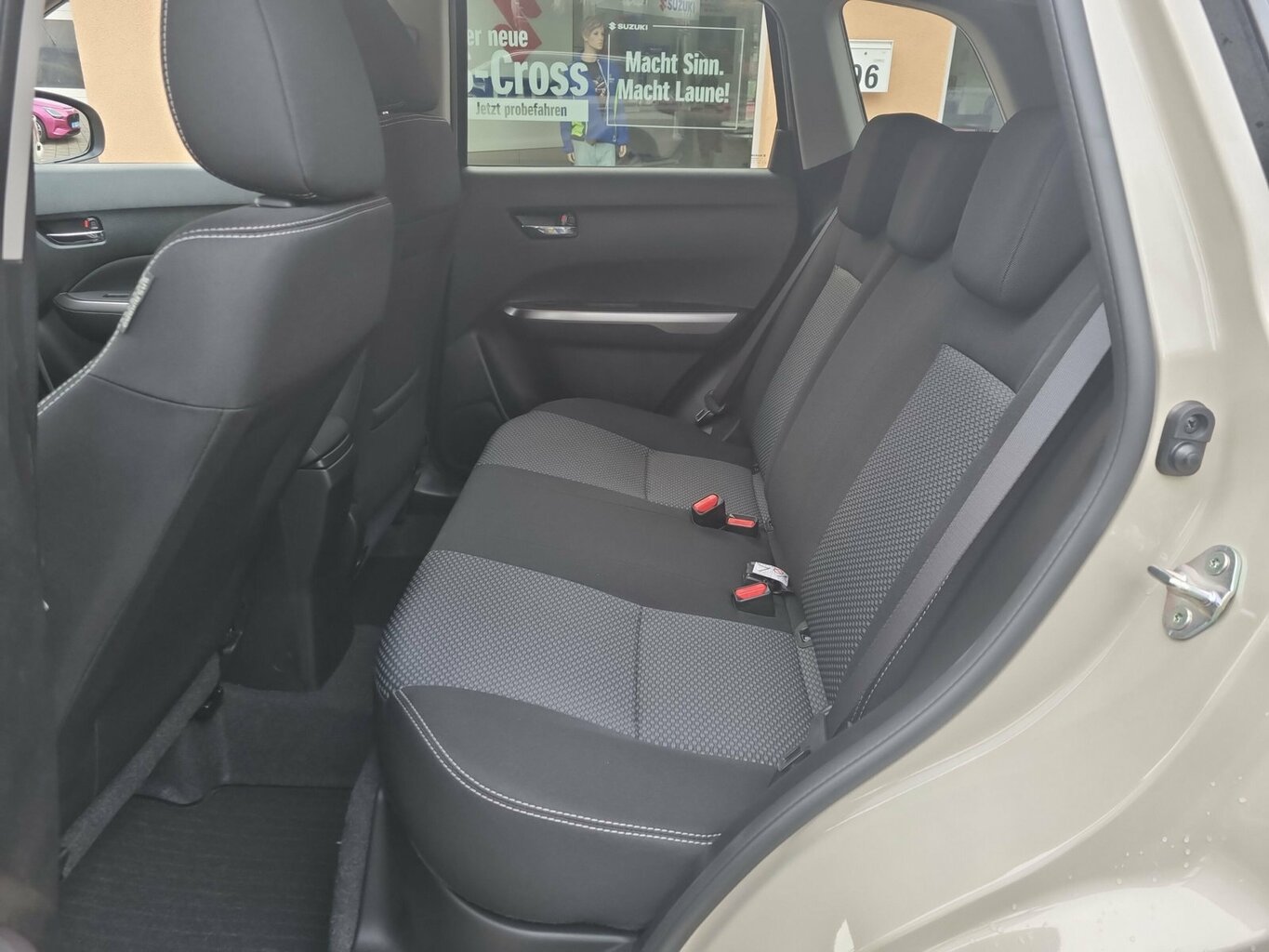 Fahrzeugabbildung Suzuki Vitara 1.4 Comfort Hybrid *LED* *Navi*