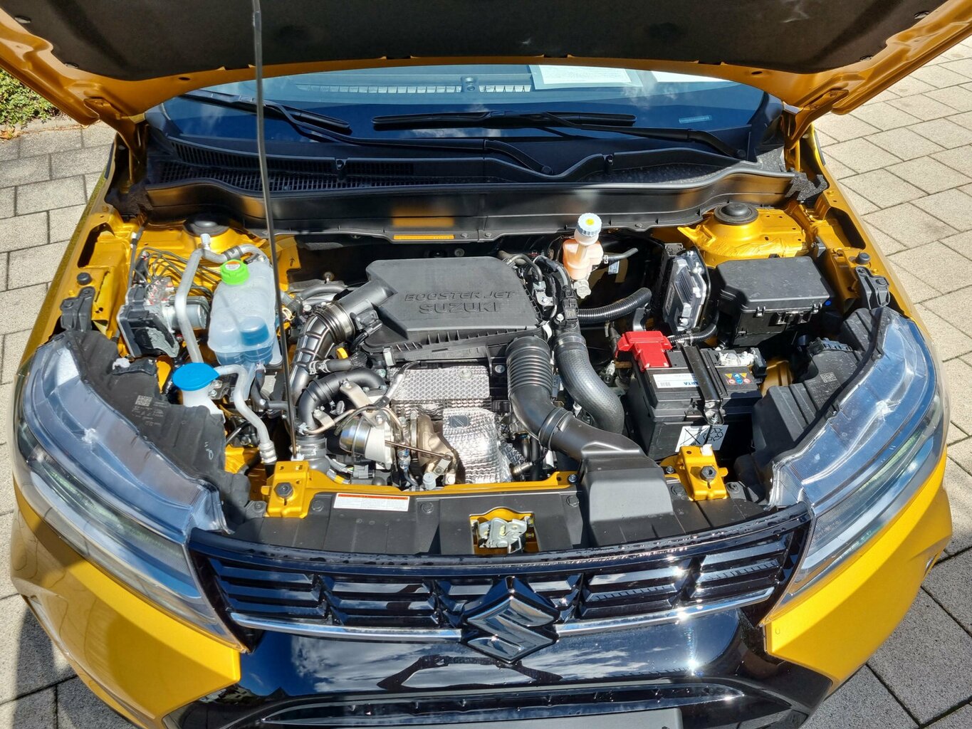 Fahrzeugabbildung Suzuki Vitara 1.4 Comfort+ 4x4 Hybrid
