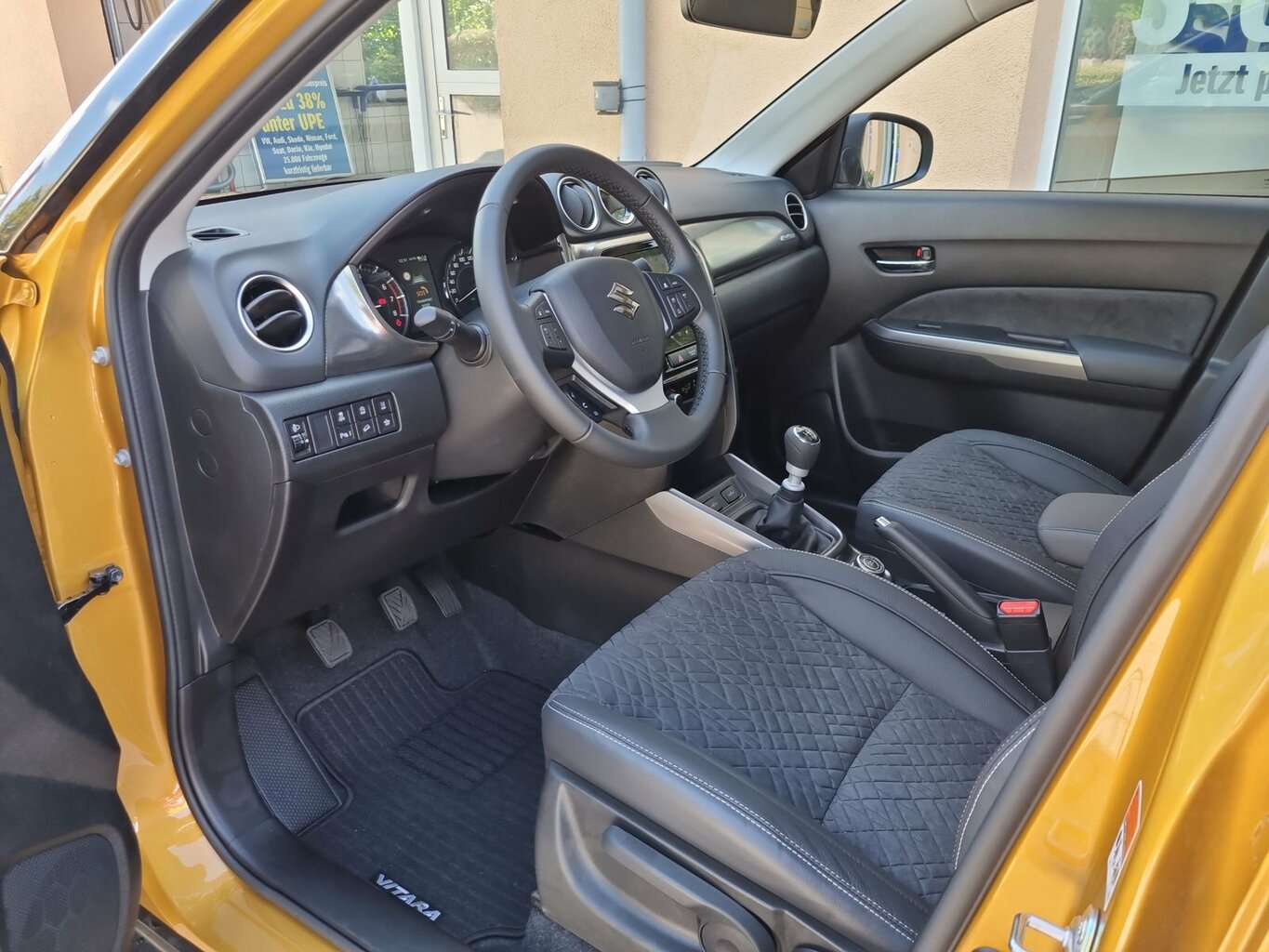 Fahrzeugabbildung Suzuki Vitara 1.4 Comfort+ 4x4 Hybrid