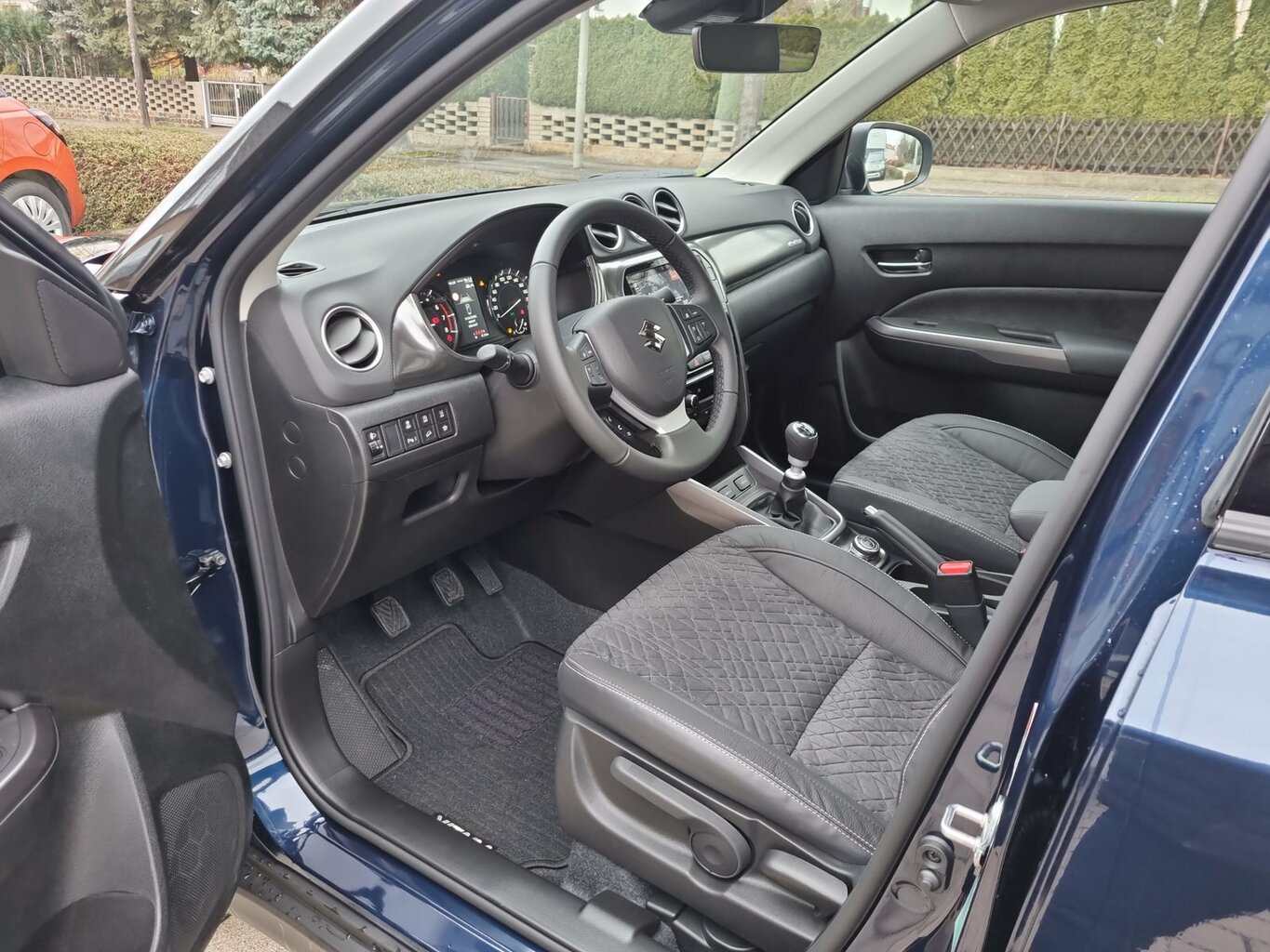 Fahrzeugabbildung Suzuki Vitara 1.4 Comfort+ 4x4 Hybrid