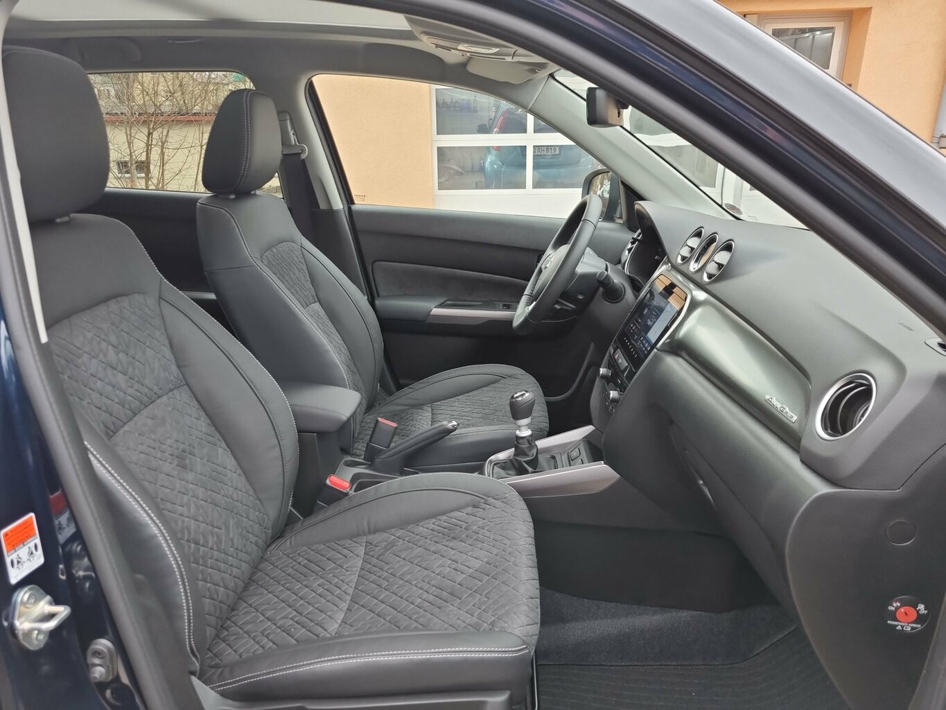 Fahrzeugabbildung Suzuki Vitara 1.4 Comfort+ 4x4 Hybrid