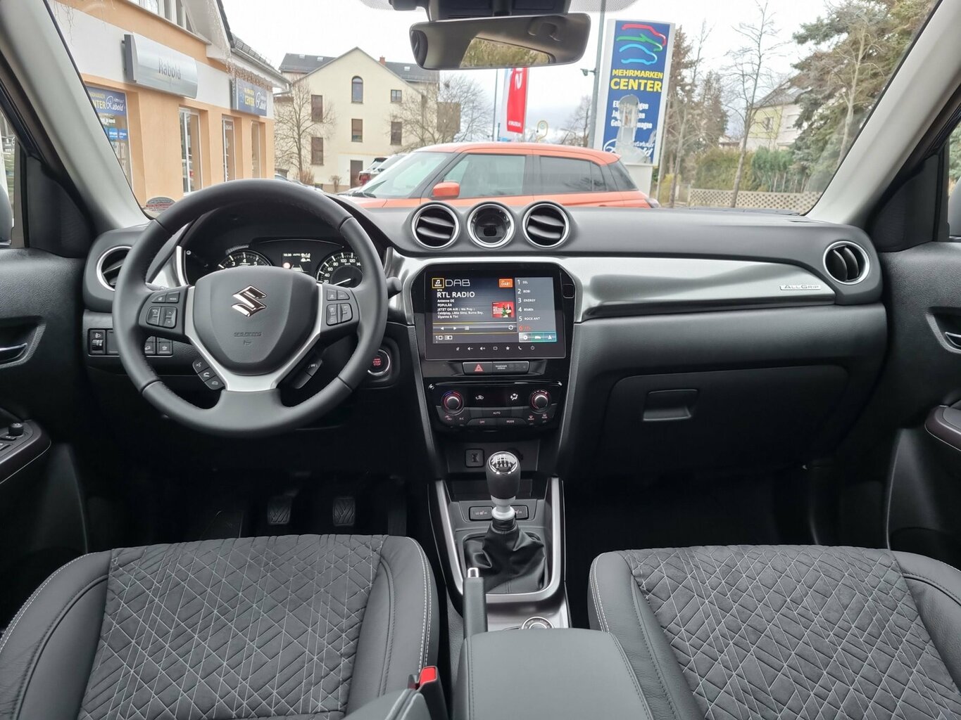 Fahrzeugabbildung Suzuki Vitara 1.4 Comfort+ 4x4 Hybrid