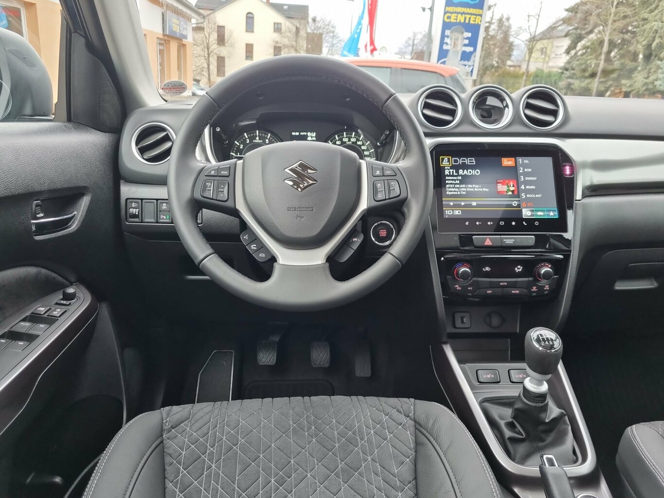 Fahrzeugabbildung Suzuki Vitara 1.4 Comfort+ 4x4 Hybrid