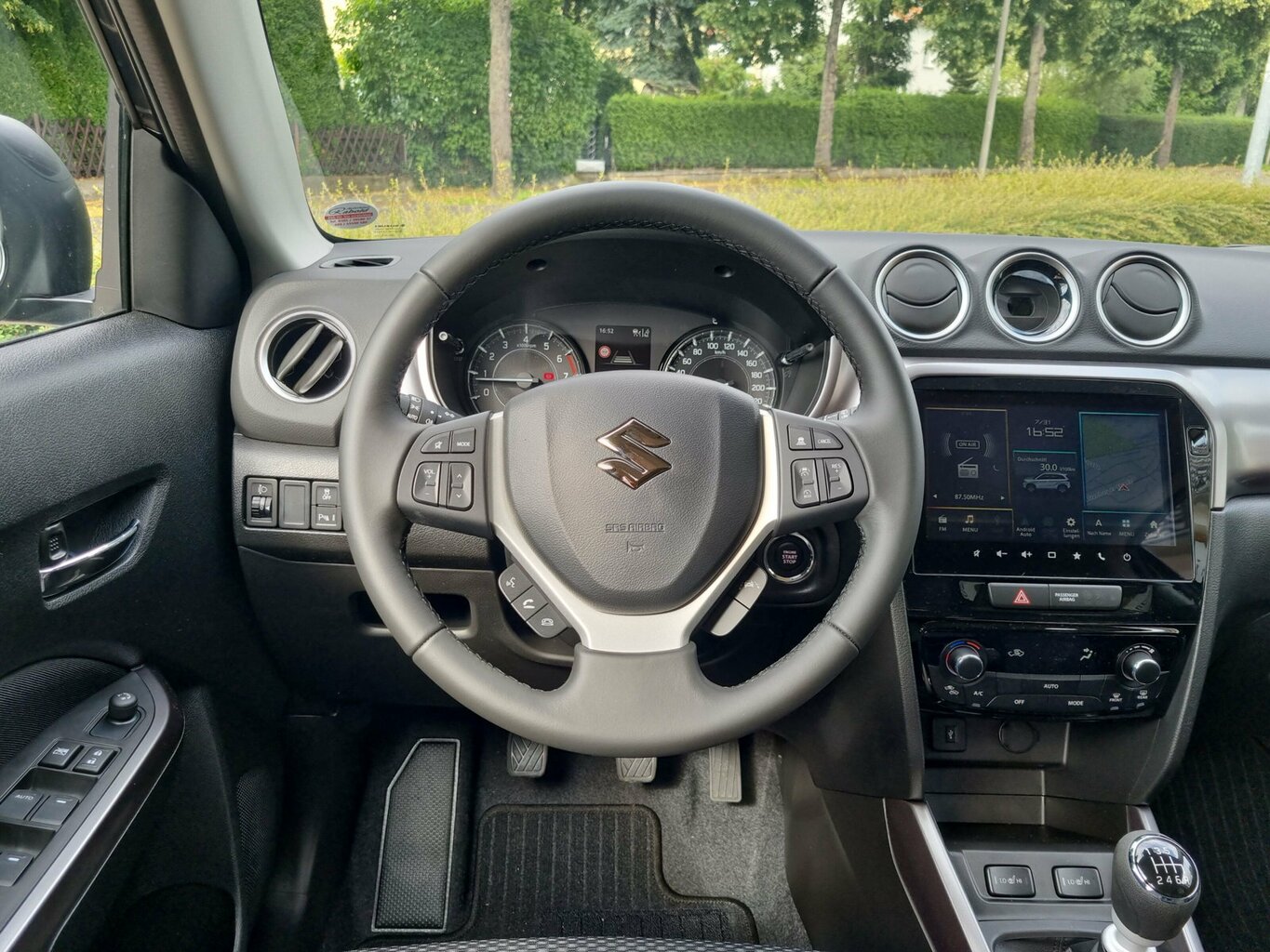 Fahrzeugabbildung Suzuki Vitara 1.4 Comfort Hybrid *LED* *Navi*