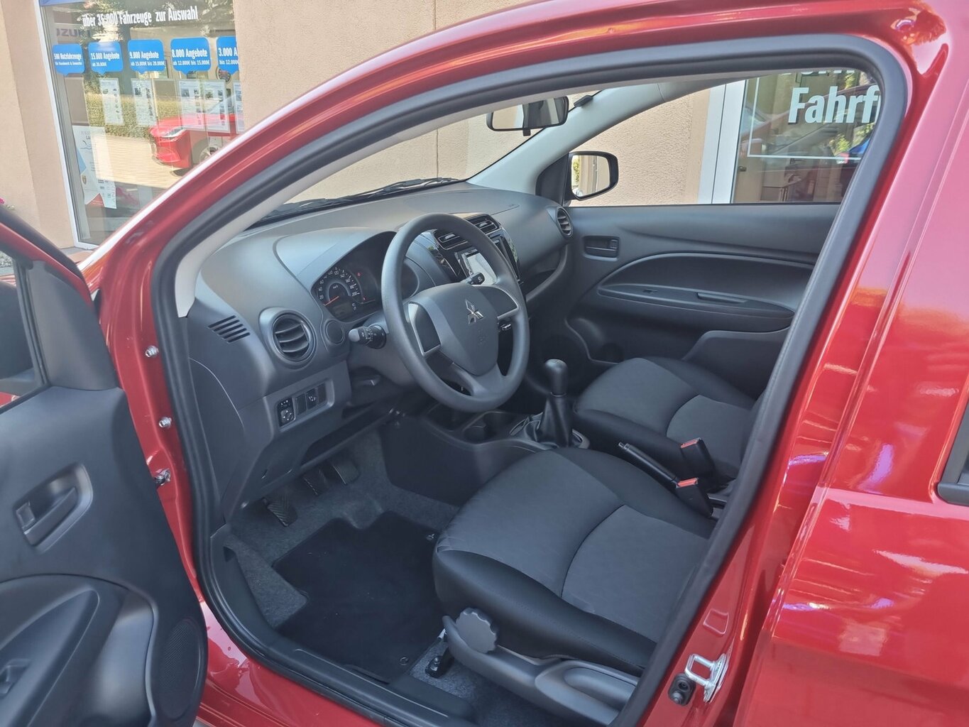 Fahrzeugabbildung Mitsubishi Space Star Select *Scheckheft* wenig km...