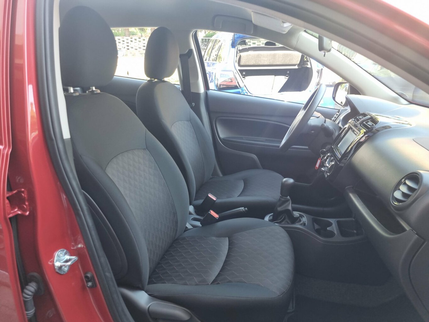 Fahrzeugabbildung Mitsubishi Space Star Select *Scheckheft* wenig km...