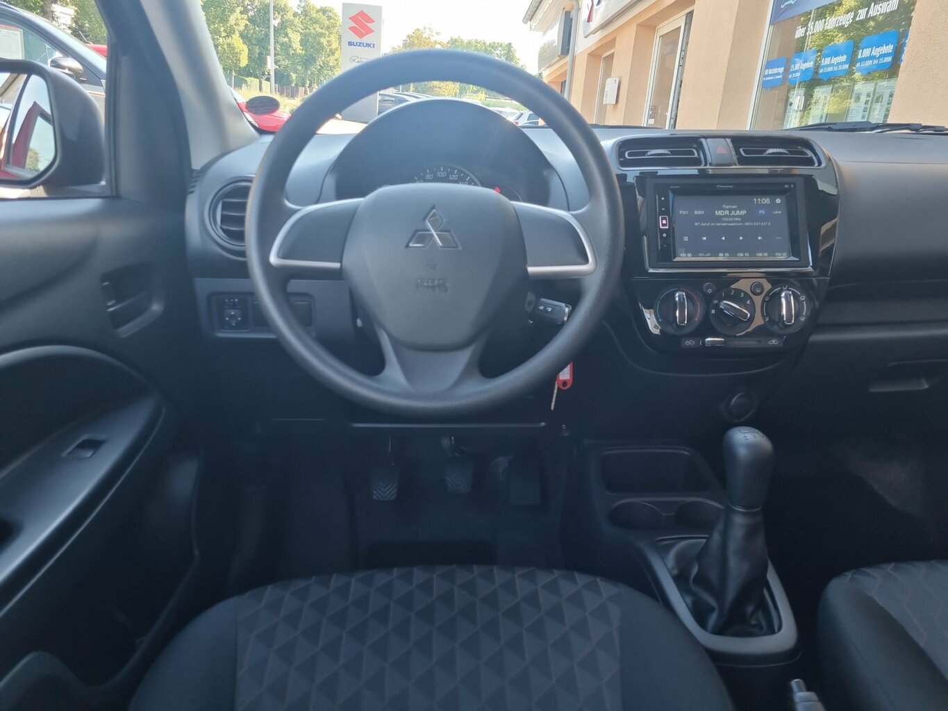 Fahrzeugabbildung Mitsubishi Space Star Select *Scheckheft* wenig km...