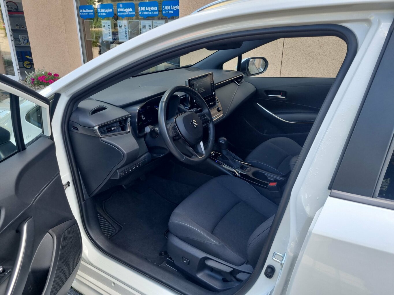 Fahrzeugabbildung Suzuki Swace Automatik Comfort+ Garantie bis 2029!...